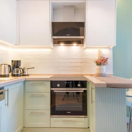 Cozy Flat With Balcony 5 Min To Marina