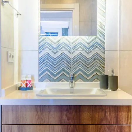 Cozy Flat With Balcony 5 Min To Marina شقة Çeşme