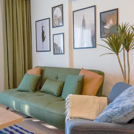 Cozy Flat With Balcony 5 Min To Marina Apartman